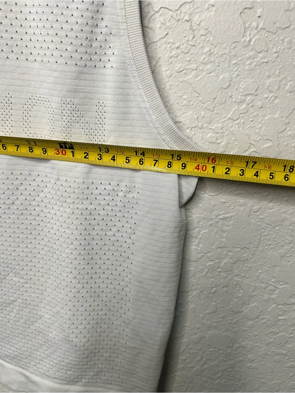 Lululemon White Seamless Mesh Cropped Tank Top
